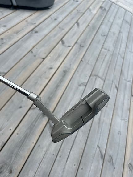 Golf putter
