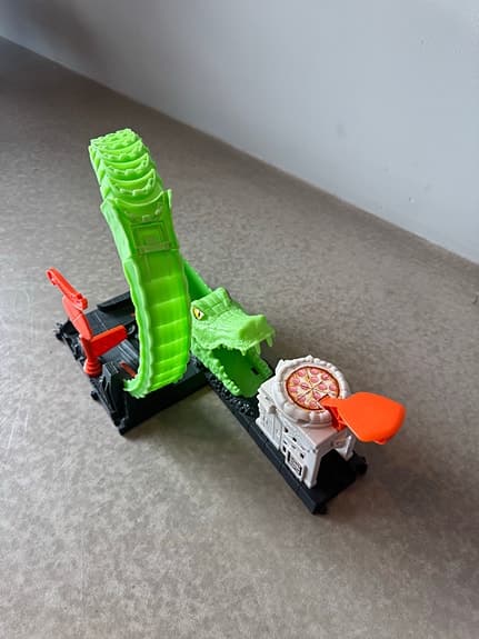 Hot Wheels City Gator Loop Attack