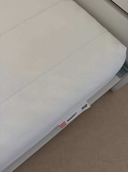IKEA SLÄKT utdragssäng med förvaring vit + 2 madrasser