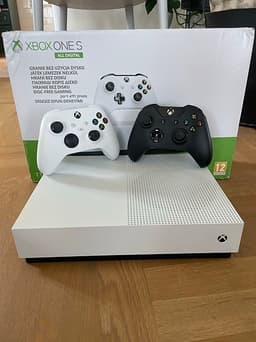 Microsoft Xbox One S 1TB