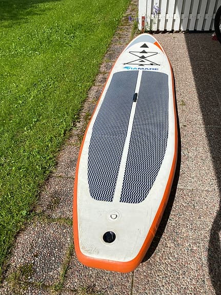 Uppblåsbar SUP-bräda ca 330 × 75 cm – komplett paket i fint skick