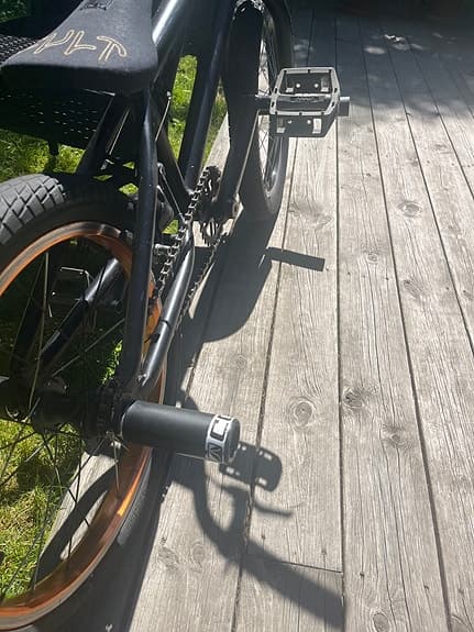 Svart-BMX