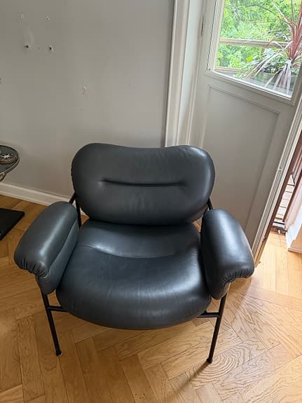 Fogia Bollo Lounge Chair – svart läder – mycket fint skick