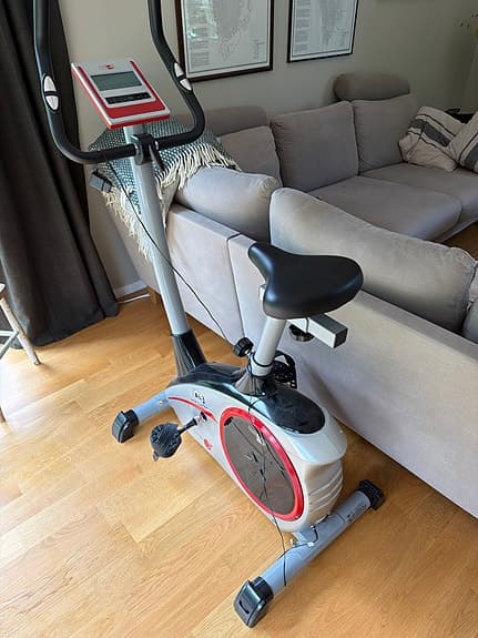 Christopeit AL2 Motionscykel – tyst och stabil ergometer