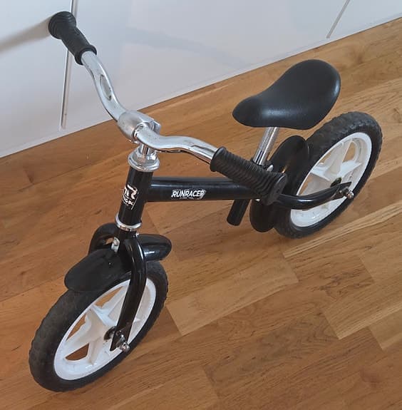 Fin STIGA Runracer balanscykel / springcykel