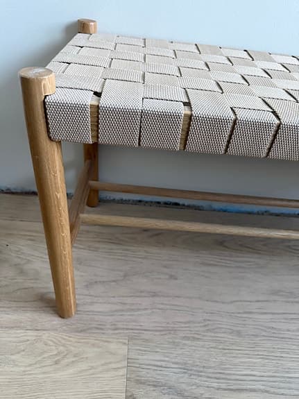 Åhléns, bänk i ek med flätad sits