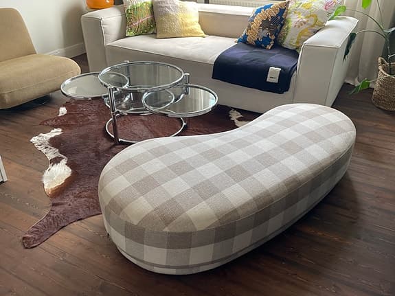 Superfin beige sittpuff