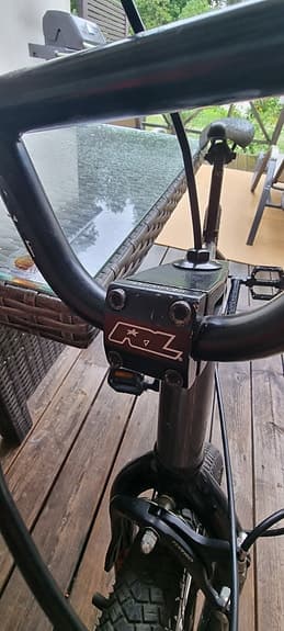 BMX i fint skick - nya däck