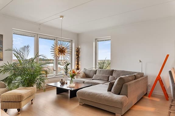 Rymlig och bekväm 4-sits divansoffa av märket Sits