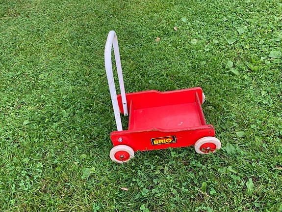 BRIO röd gåvagn och Bobbycar + trehjuling