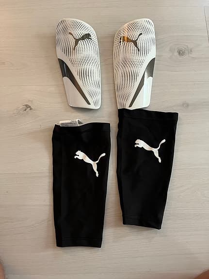 Puma benskydd vit/svart