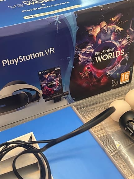 PlayStation VR V2 (CUH-ZVR2) – Komplett med kamera & PS5-adapter