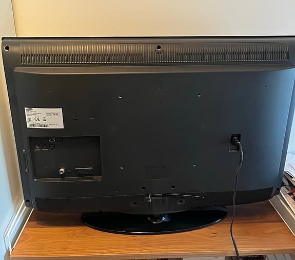 Samsung LE32D404E2W 32" TV svart