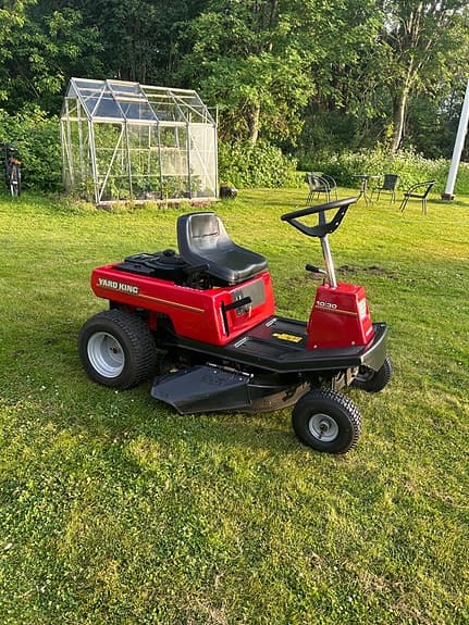 Yard King åkgräsklippare röd