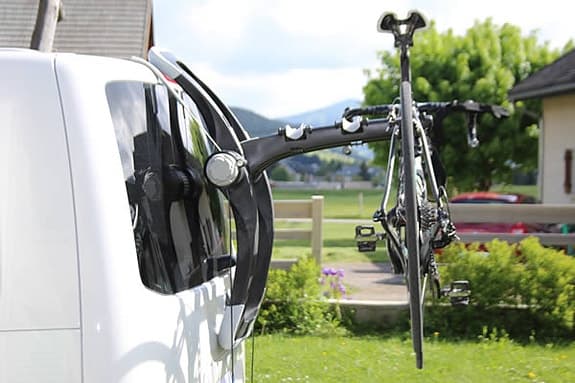 Thule RaceWay cykelhållare för 3 cyklar för bagagelucka