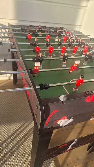 Foosball-bord på ben