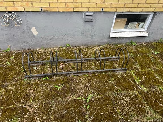 Cykelställ i metall för flera cyklar