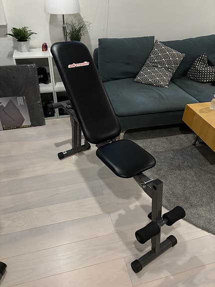 Adrenalin träningsbänk justerbar svart