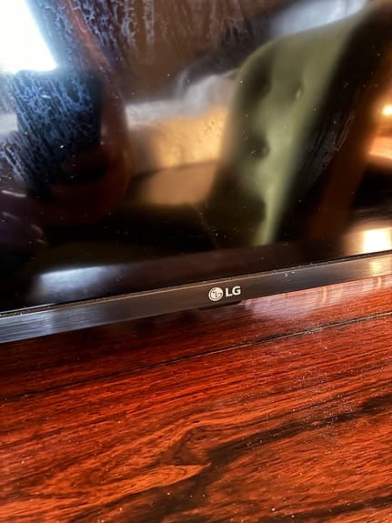 LG TV svart 32 tum (LM63)