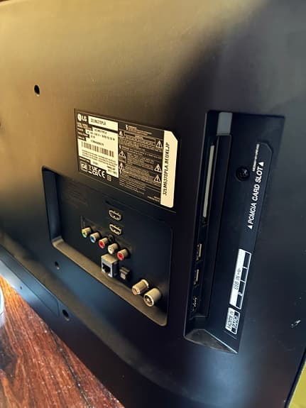 LG TV svart 32 tum (LM63)