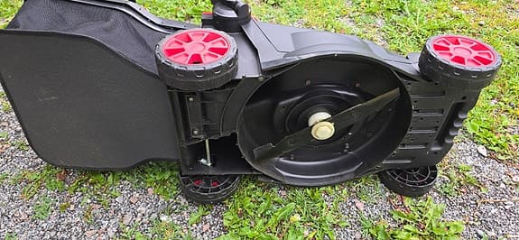 Meec Tools Gräsklippare 18V – Säljes utan batteri och laddare