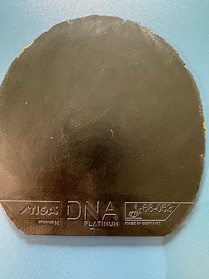 Stiga DNA Platinum bordtennisgummi röd och svart