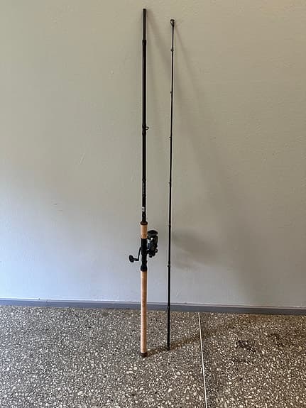 Savage Gear Custom Predator haspelspö med Daiwa BW 2500SH haspelrulle