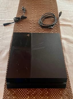 Sony PlayStation 4 spelkonsol med handkontroller
