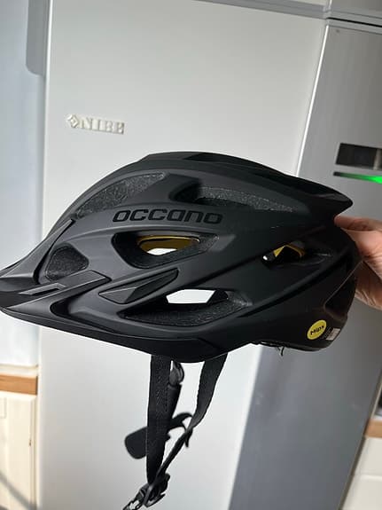 Occano cykelhjälm MIPS stl 54–58 svart