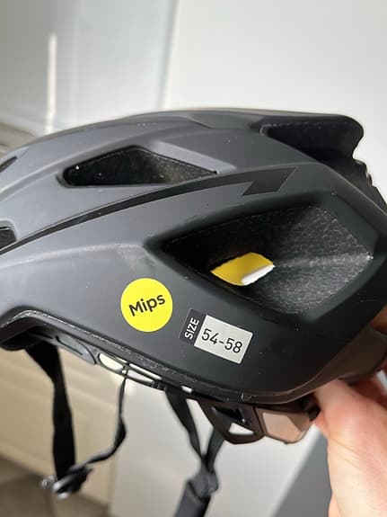 Occano cykelhjälm MIPS stl 54–58 svart