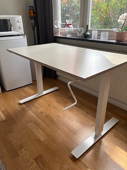 Skrivbord höj- och sänkbart
