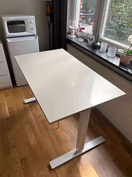 Skrivbord höj- och sänkbart