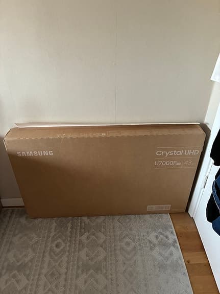 Samsung Crystal UHD 43" TV (NY)