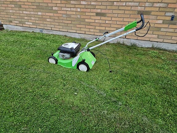 Viking MB 448 T gräsklippare med drivning.