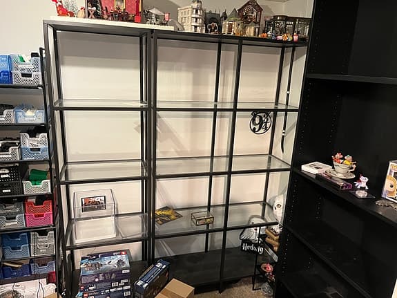 2x IKEA VITTSJÖ hyllor, svartbrun + glas