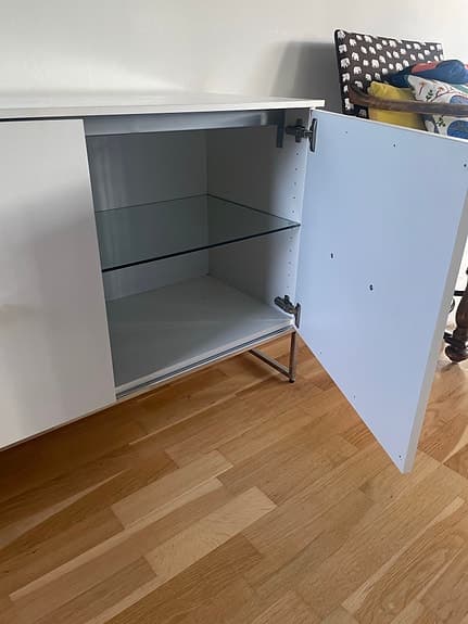 Vit TV-möbel med bra förvaring