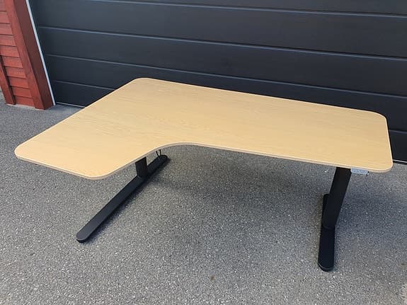 Höj och sänkbart elskrivbord hörnskrivbord