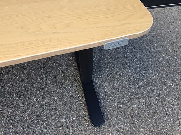 Höj och sänkbart elskrivbord hörnskrivbord
