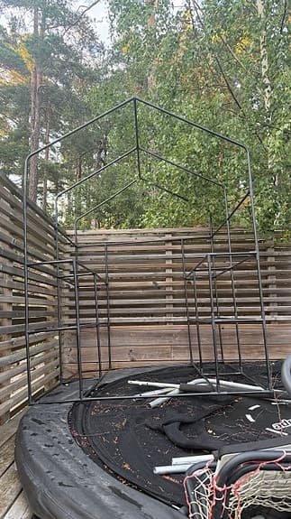 Växthusstomme med 8 gallerhyllor
