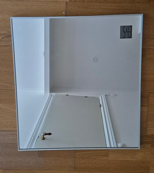 Spegel med display 60x60