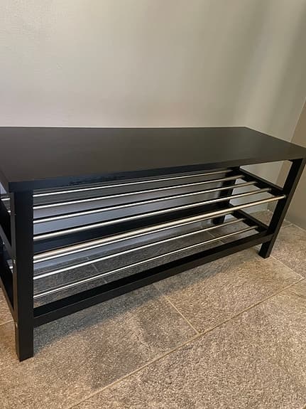 Bänk med skoförvaring