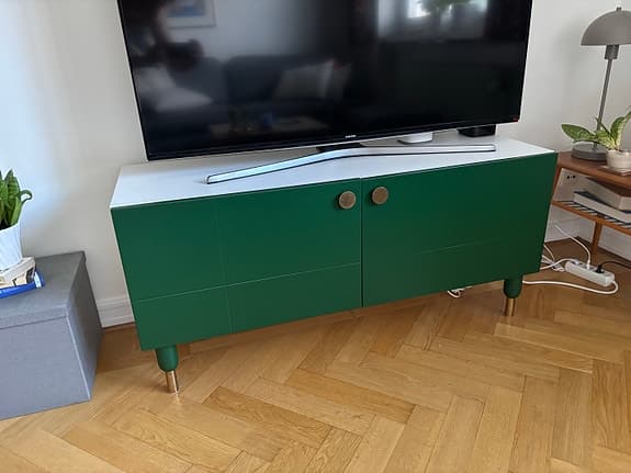 Super front TV-möbel i fint skick.