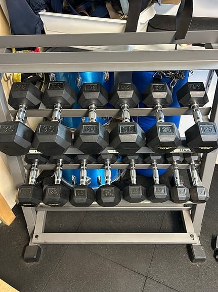 Hantelset 133 kg med ställning – fasta hantlar i par