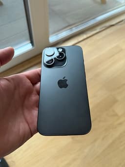 Apple iPhone 15 Pro 128 GB svart