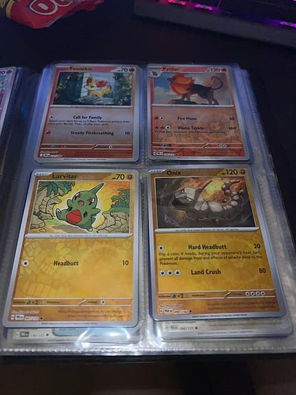 Pokemon kort, från olika packs
