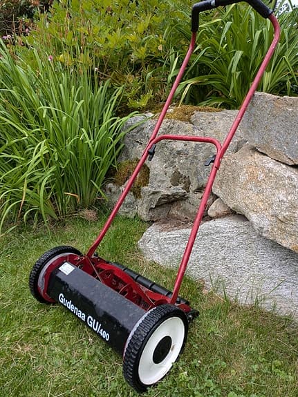 Gudenaa GU 400 handgräsklippare röd