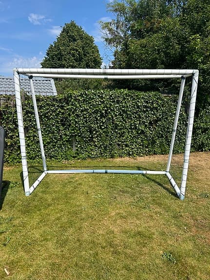 Fotbollsmål och rebounder nät