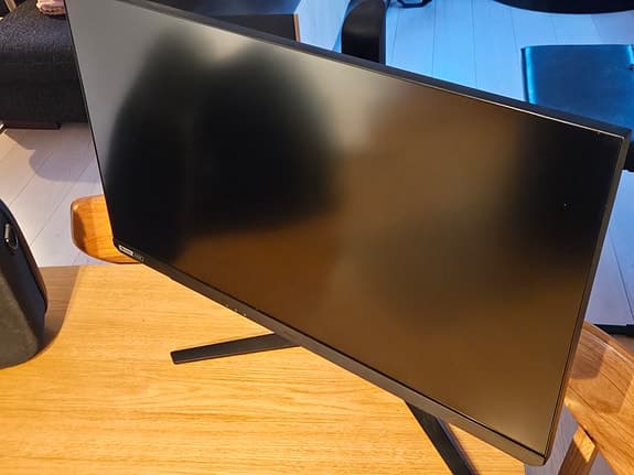 28" 4K 144HZ GAMINGSKÄRM - SAMSUNG S28AG700NU