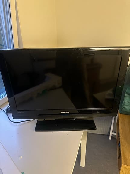 Samsung TV 32 tum svart