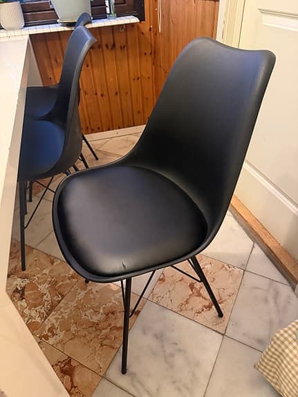 Matgrupp med 6 stolar – 1 500 kr